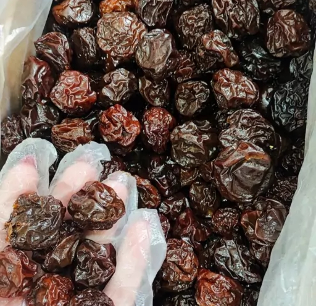 آلوسیاه ملس