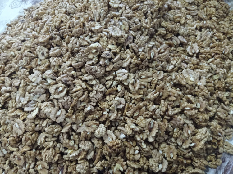 تصویر مغز گردوی اعلا و پرچرب تویسرکان